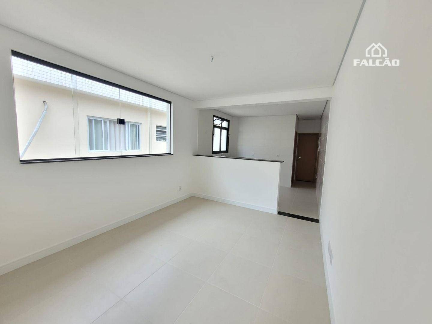 Casa à venda com 3 quartos, 92m² - Foto 1