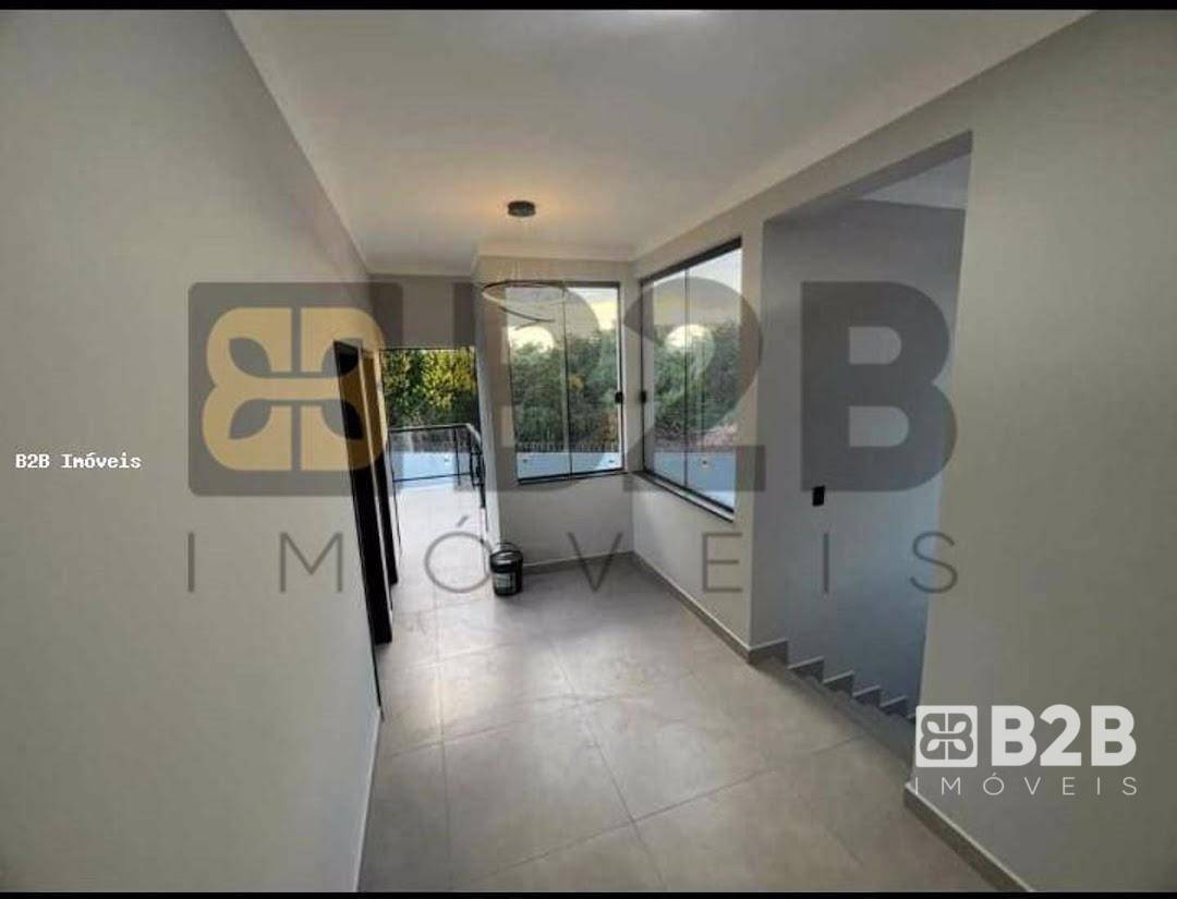 Casa à venda com 3 quartos, 230m² - Foto 4