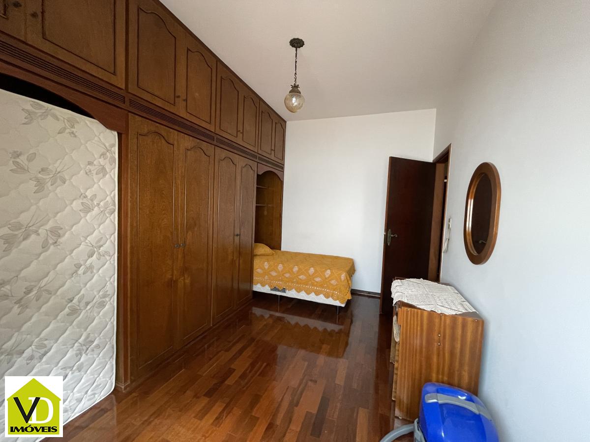 Casa à venda com 3 quartos, 200m² - Foto 13