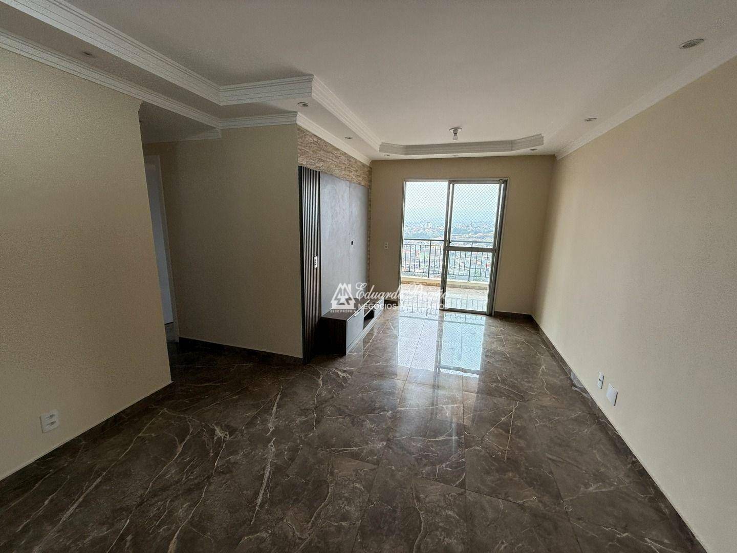 Apartamento à venda com 3 quartos, 76m² - Foto 3