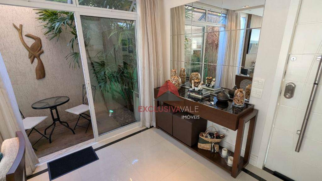 Casa de Condomínio para alugar com 4 quartos, 320m² - Foto 9