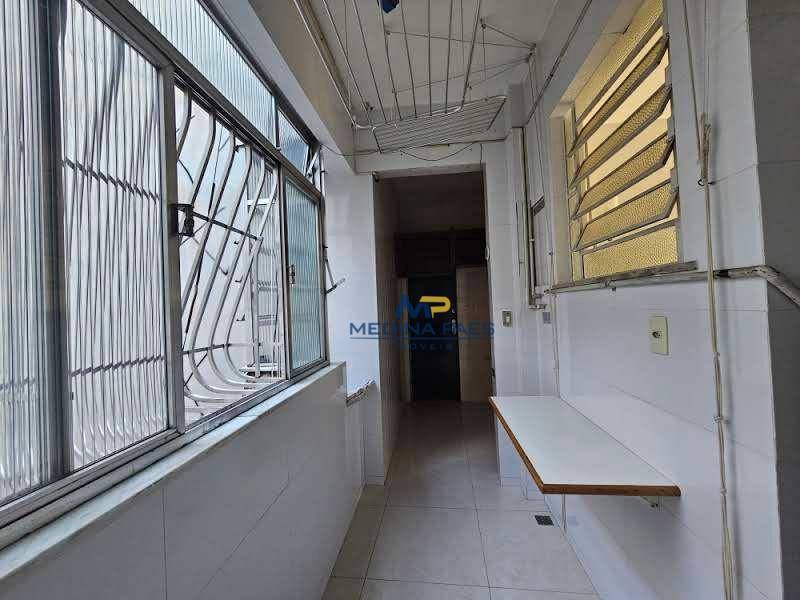 Apartamento à venda com 2 quartos, 70m² - Foto 18