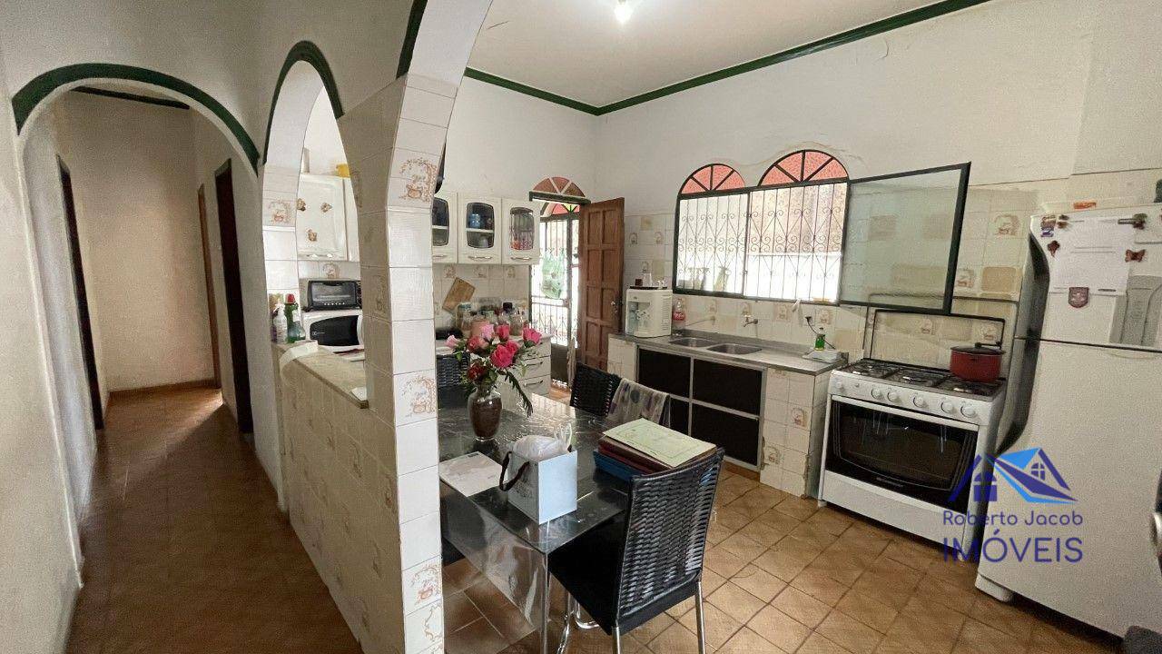 Casa à venda com 4 quartos, 250m² - Foto 6