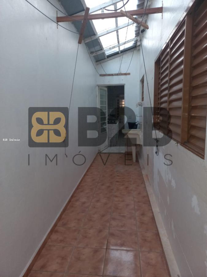 Casa à venda com 3 quartos, 190m² - Foto 16