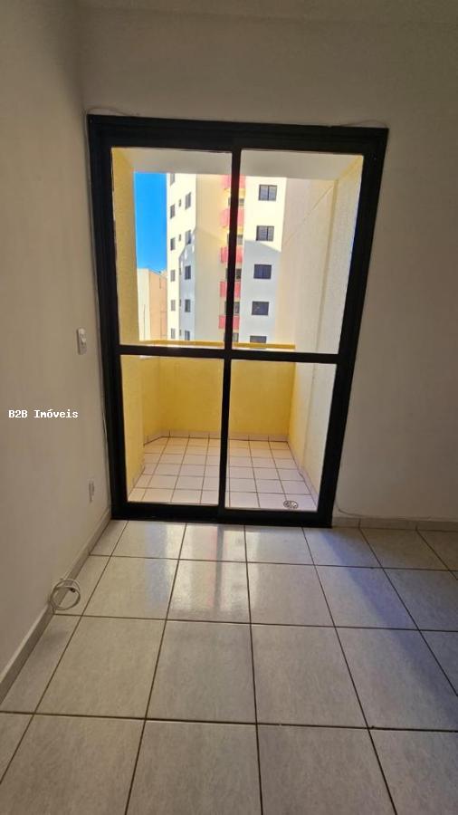 Apartamento à venda com 3 quartos, 76m² - Foto 3