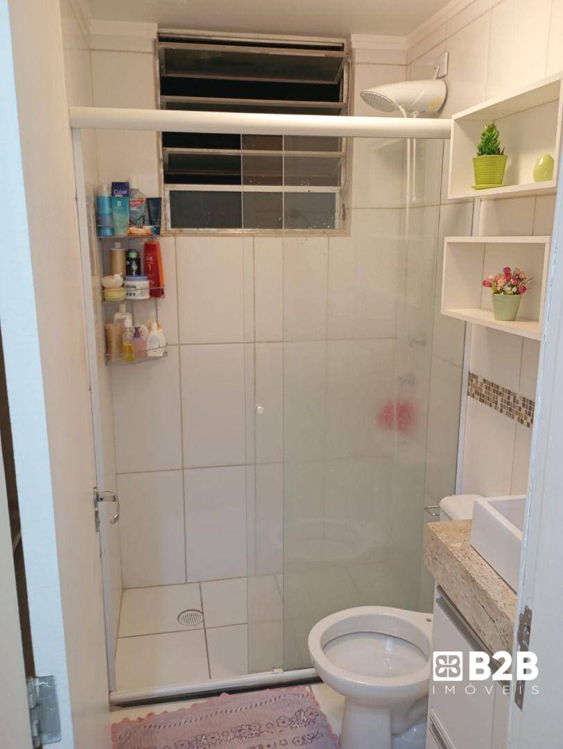Apartamento à venda com 2 quartos, 48m² - Foto 2