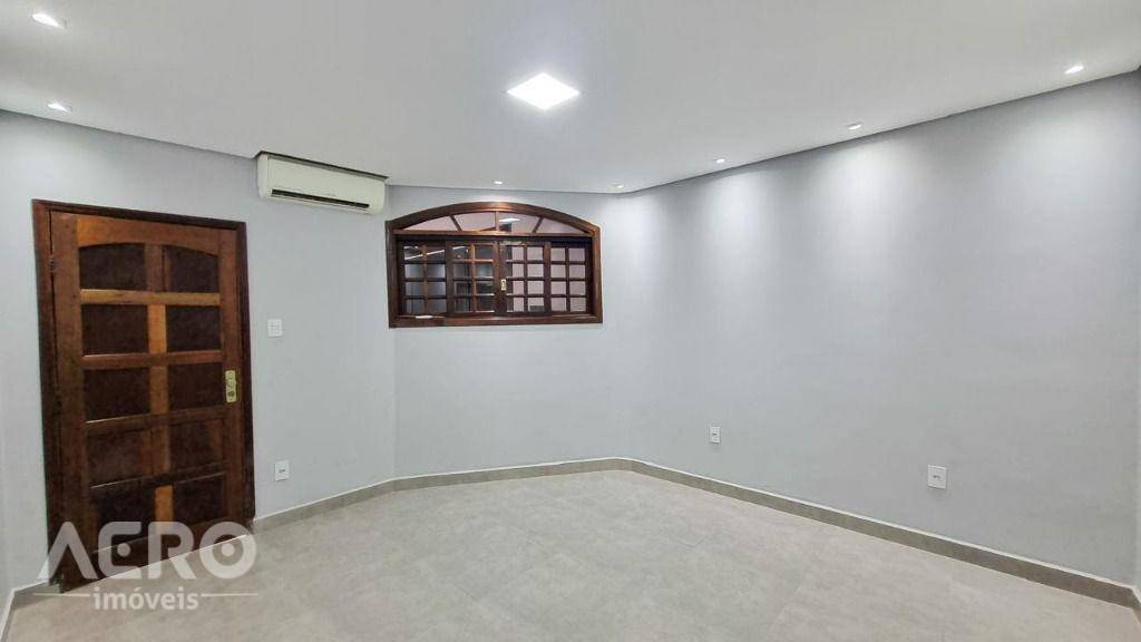 Casa à venda com 3 quartos, 163m² - Foto 3