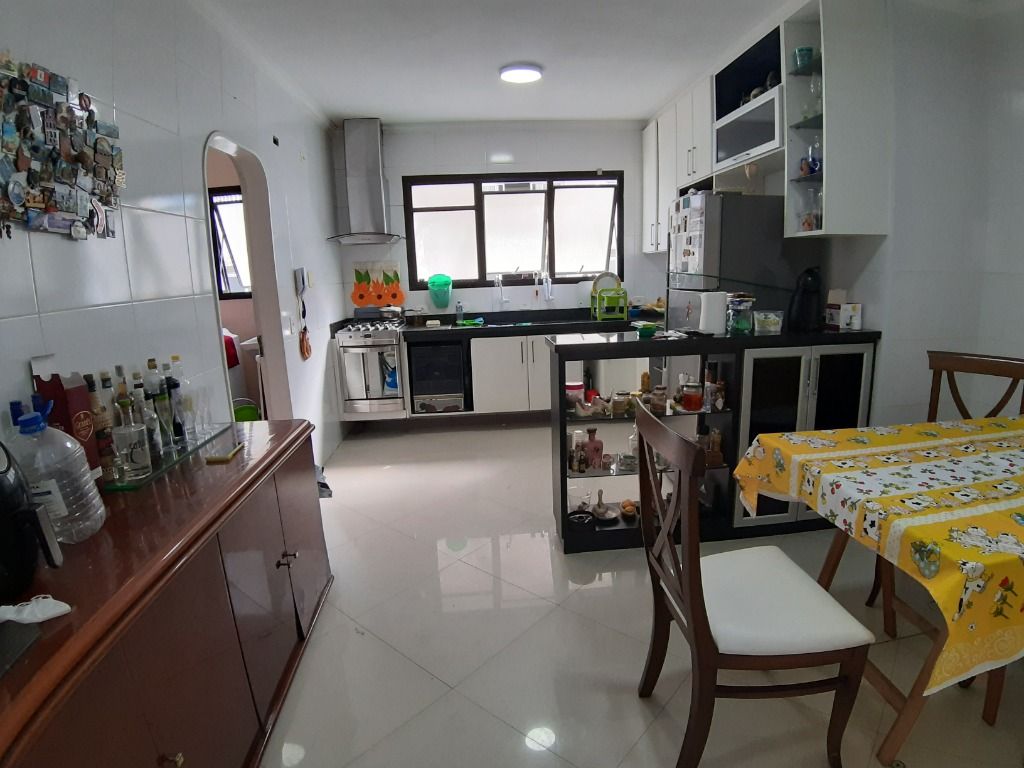 Apartamento à venda com 3 quartos, 140m² - Foto 19