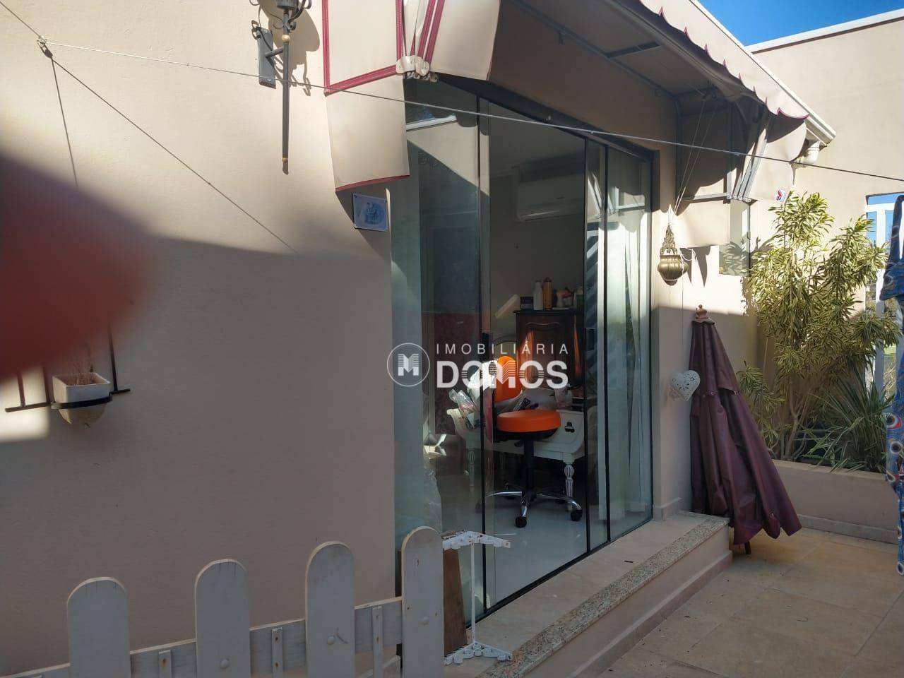 Casa à venda com 3 quartos, 307m² - Foto 24