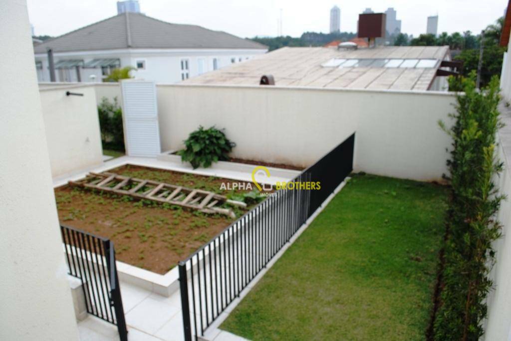 Casa de Condomínio à venda com 4 quartos, 640m² - Foto 4