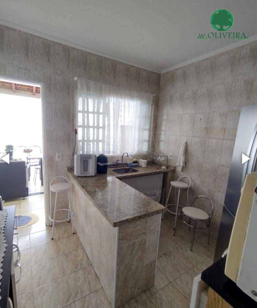 Casa à venda com 2 quartos, 69m² - Foto 5