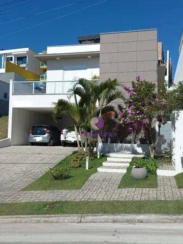 Sobrado à venda com 4 quartos, 225m² - Foto 1