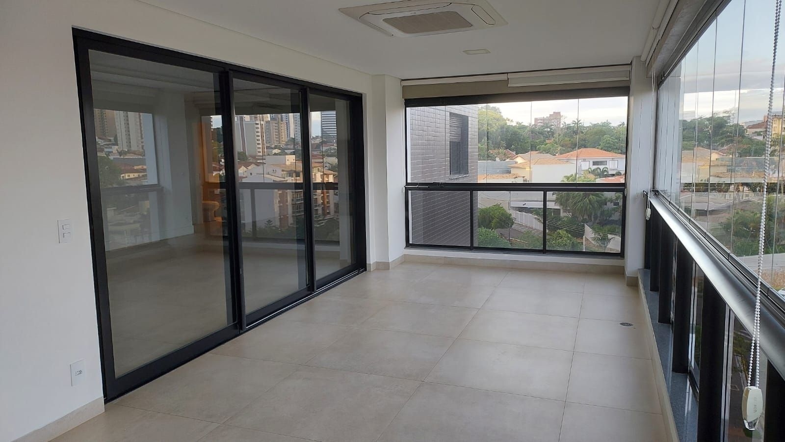 Apartamento à venda com 3 quartos, 209m² - Foto 14