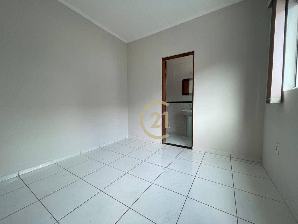 Casa para alugar com 4 quartos, 206m² - Foto 5