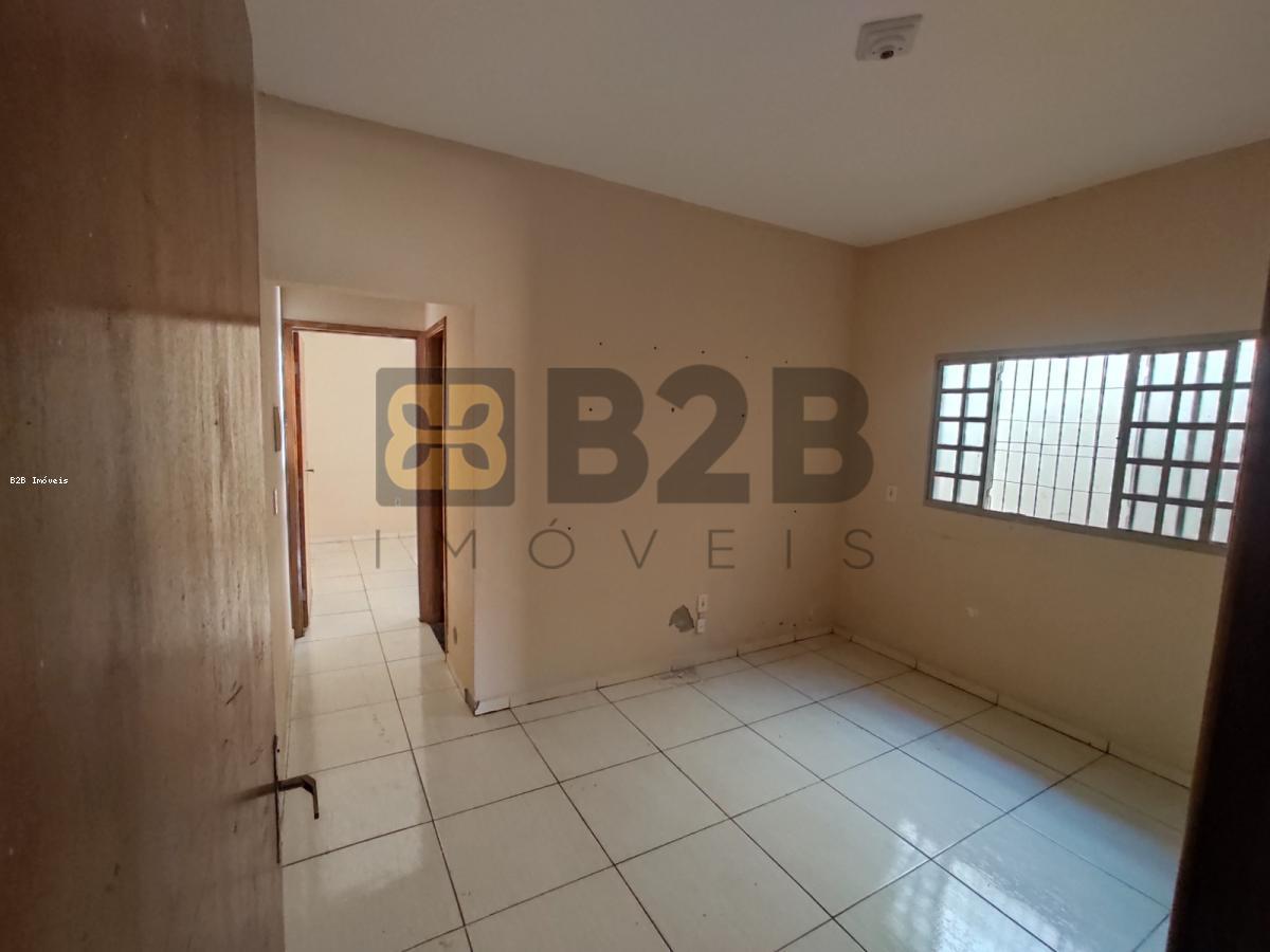 Casa à venda com 1 quarto, 165m² - Foto 4