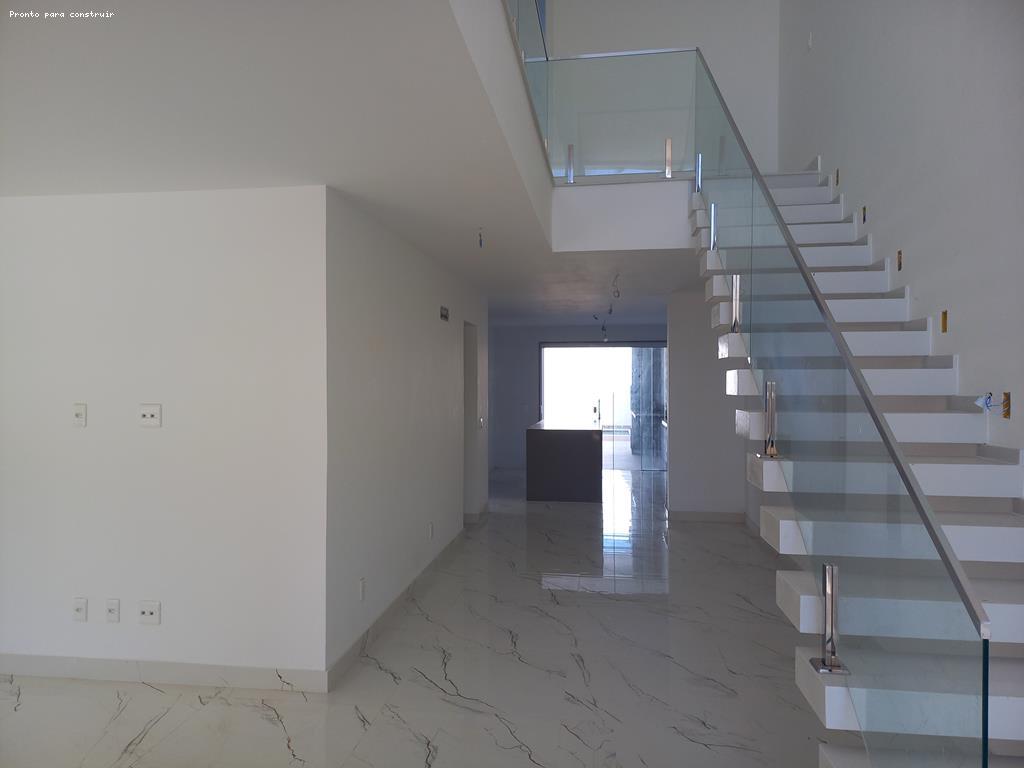 Casa à venda com 4 quartos, 214m² - Foto 21