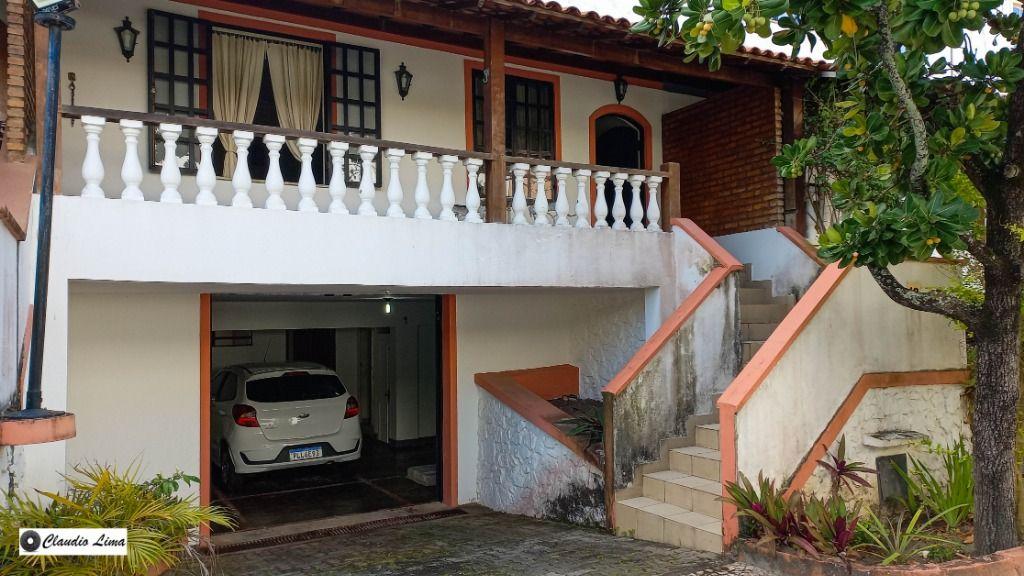 Casa à venda com 3 quartos, 220m² - Foto 1