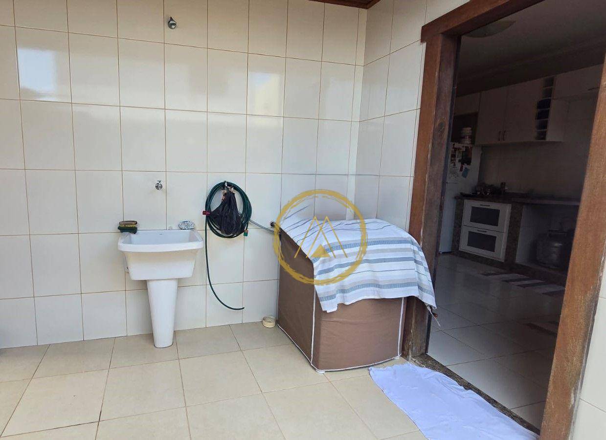 Casa à venda com 3 quartos, 198m² - Foto 6