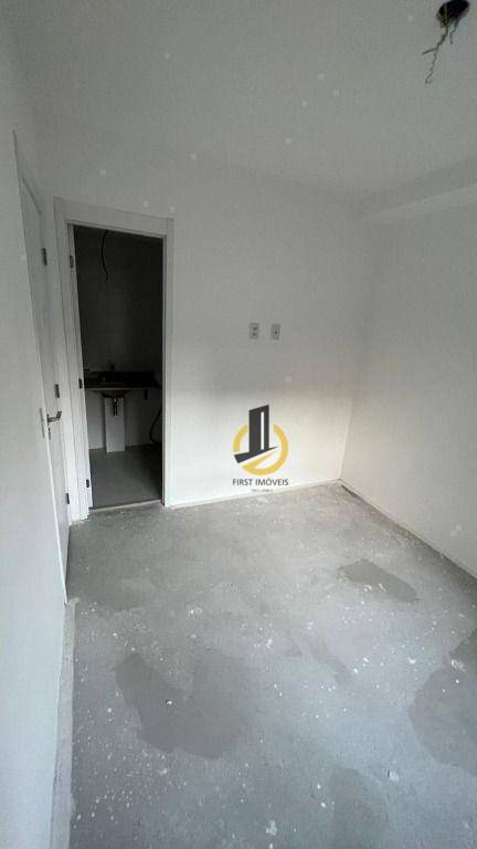 Apartamento à venda com 3 quartos, 105m² - Foto 11