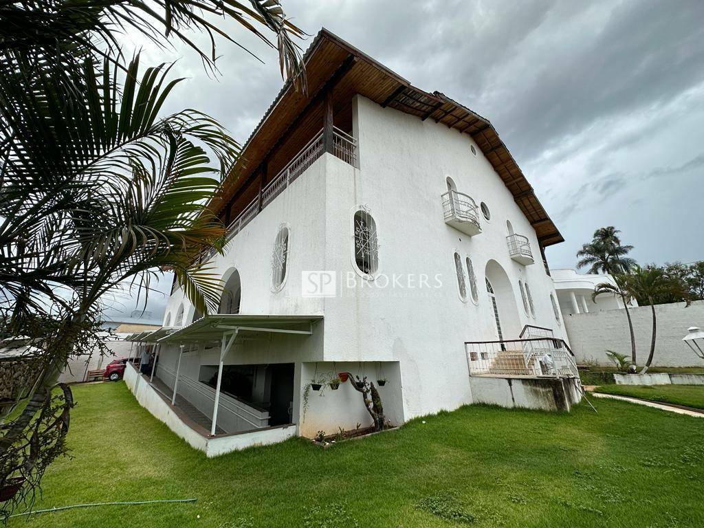 Casa à venda e aluguel com 15 quartos, 1000m² - Foto 1