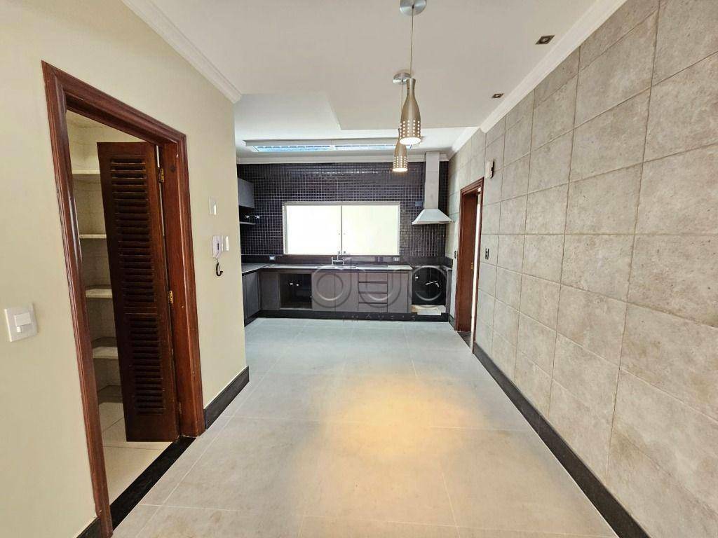 Casa de Condomínio para alugar com 3 quartos, 390m² - Foto 14