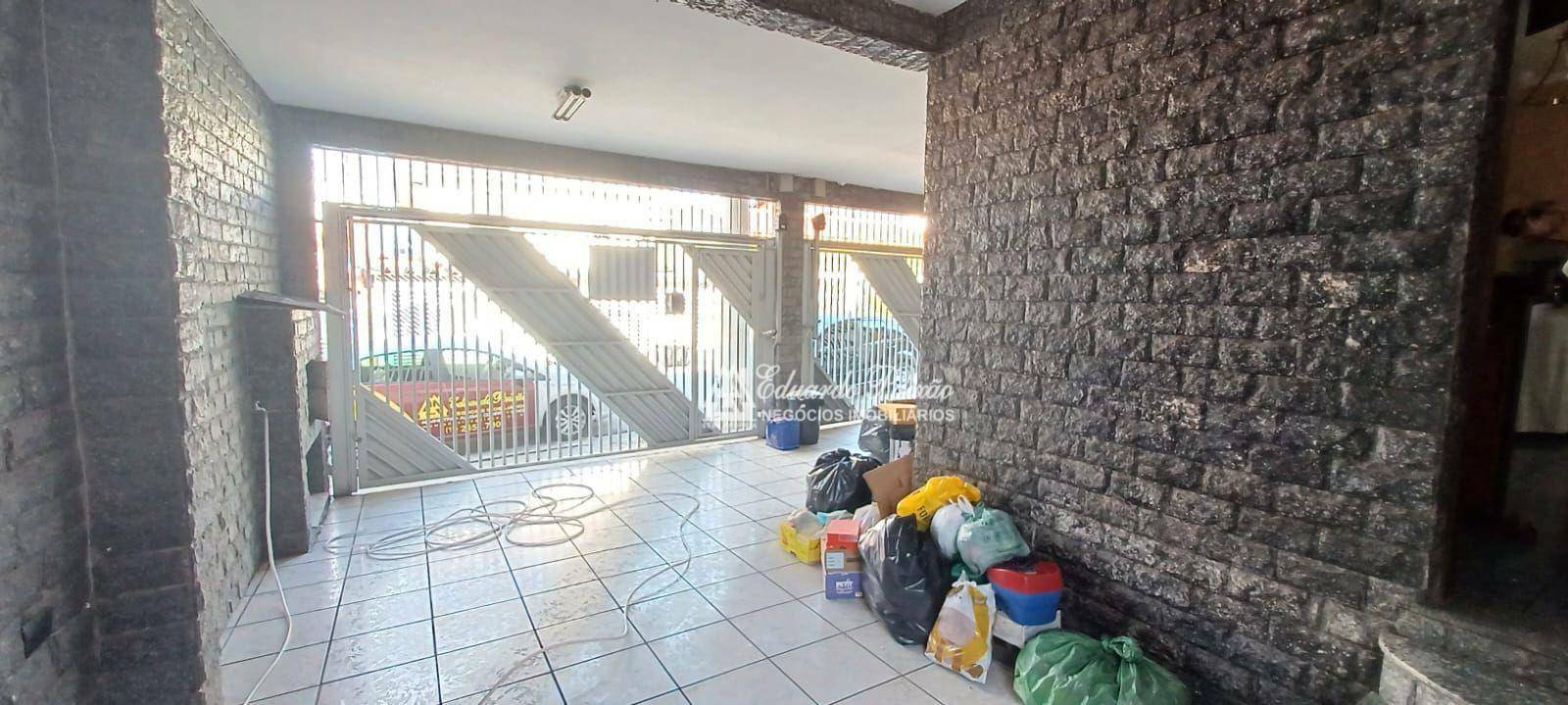 Casa à venda com 3 quartos, 250m² - Foto 4