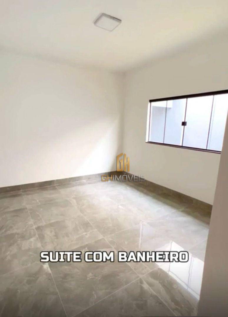 Casa à venda com 3 quartos, 202m² - Foto 2