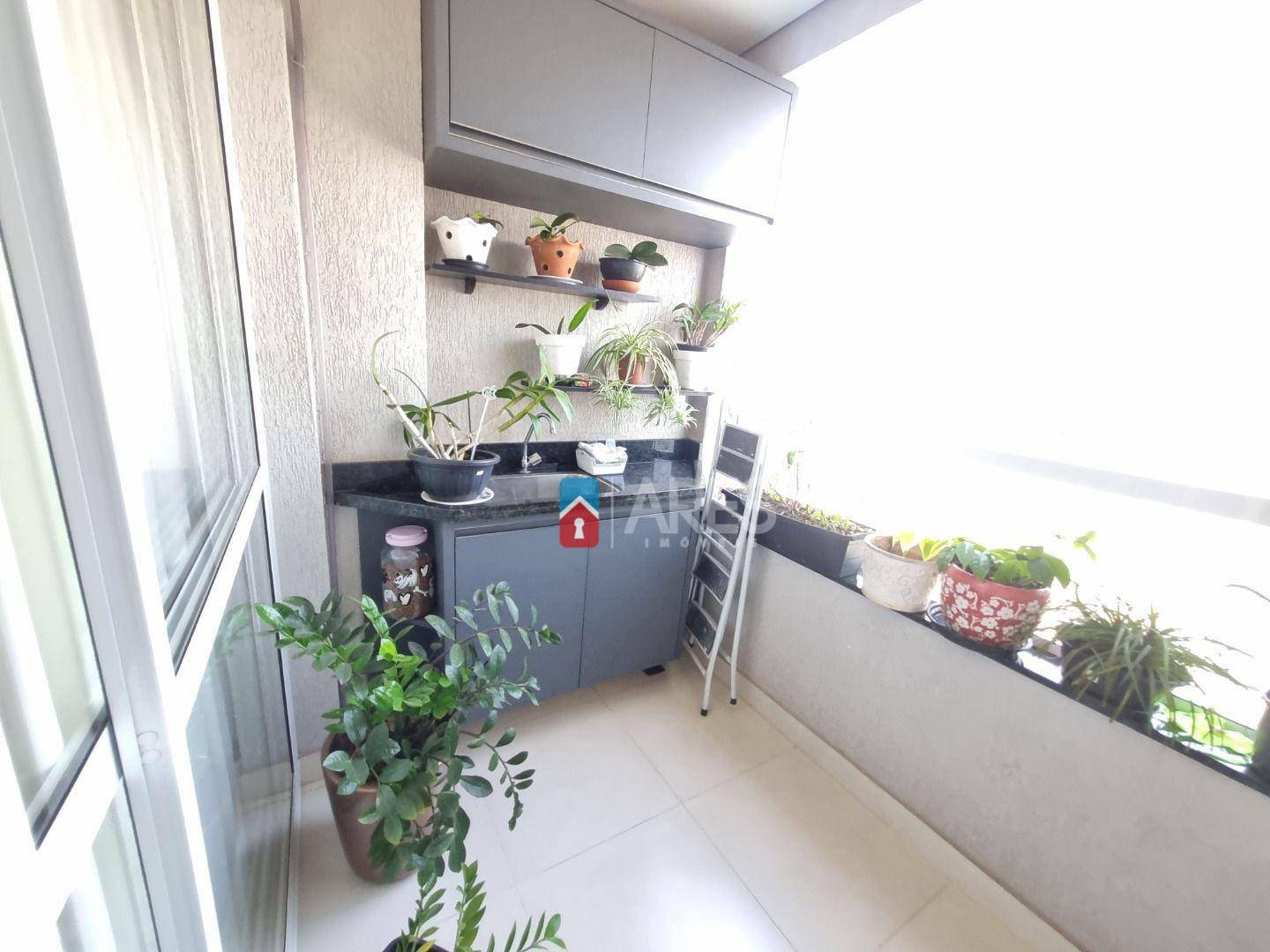 Apartamento à venda com 2 quartos, 65m² - Foto 4