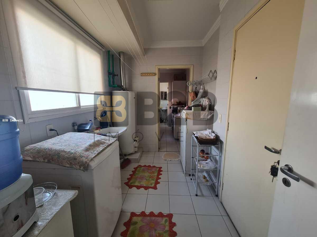 Apartamento à venda com 3 quartos, 150m² - Foto 7