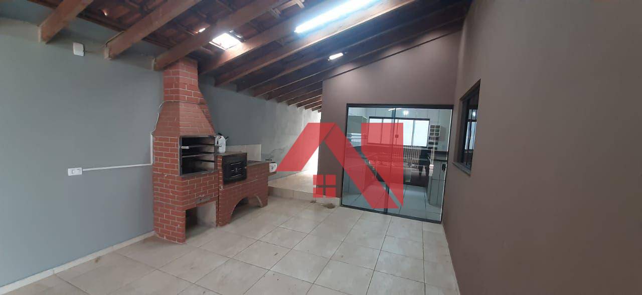 Casa à venda com 3 quartos, 150m² - Foto 1