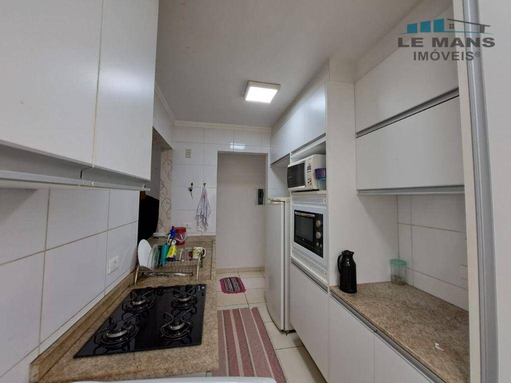 Apartamento à venda com 2 quartos, 55m² - Foto 17