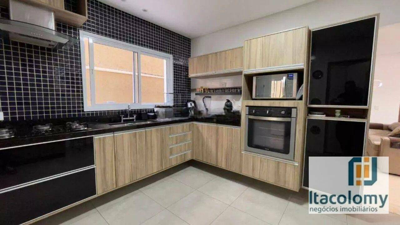 Casa de Condomínio à venda com 3 quartos, 224m² - Foto 9