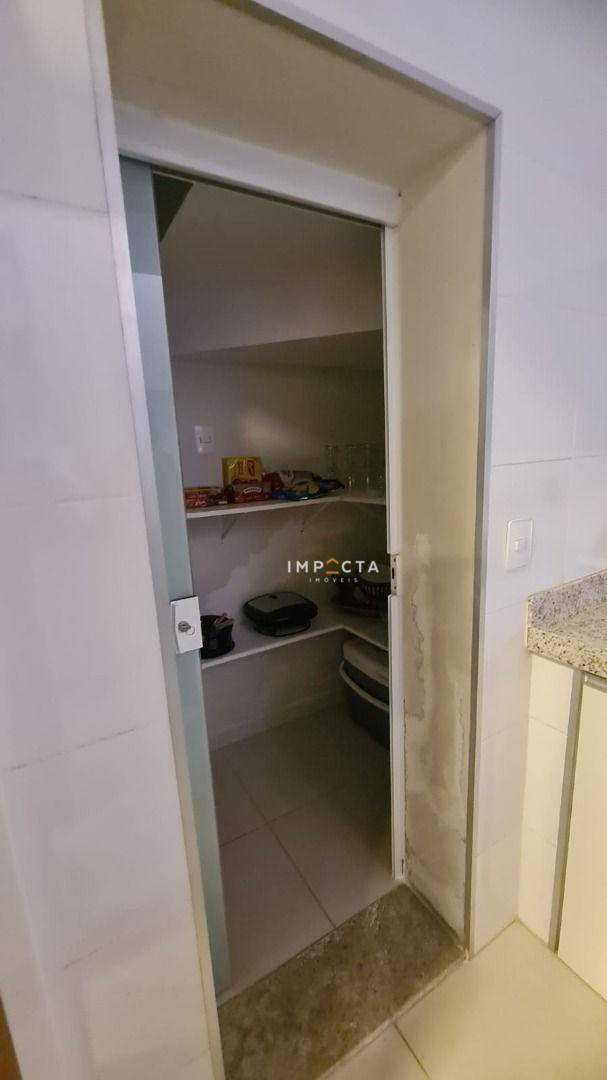 Casa à venda com 4 quartos, 280m² - Foto 14