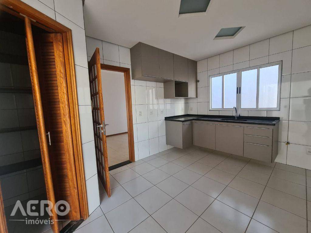 Casa de Condomínio à venda com 3 quartos, 258m² - Foto 13