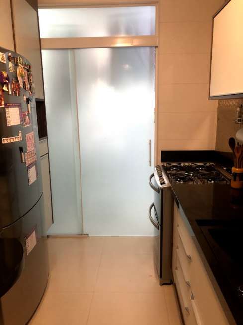 Apartamento à venda com 3 quartos, 130m² - Foto 13