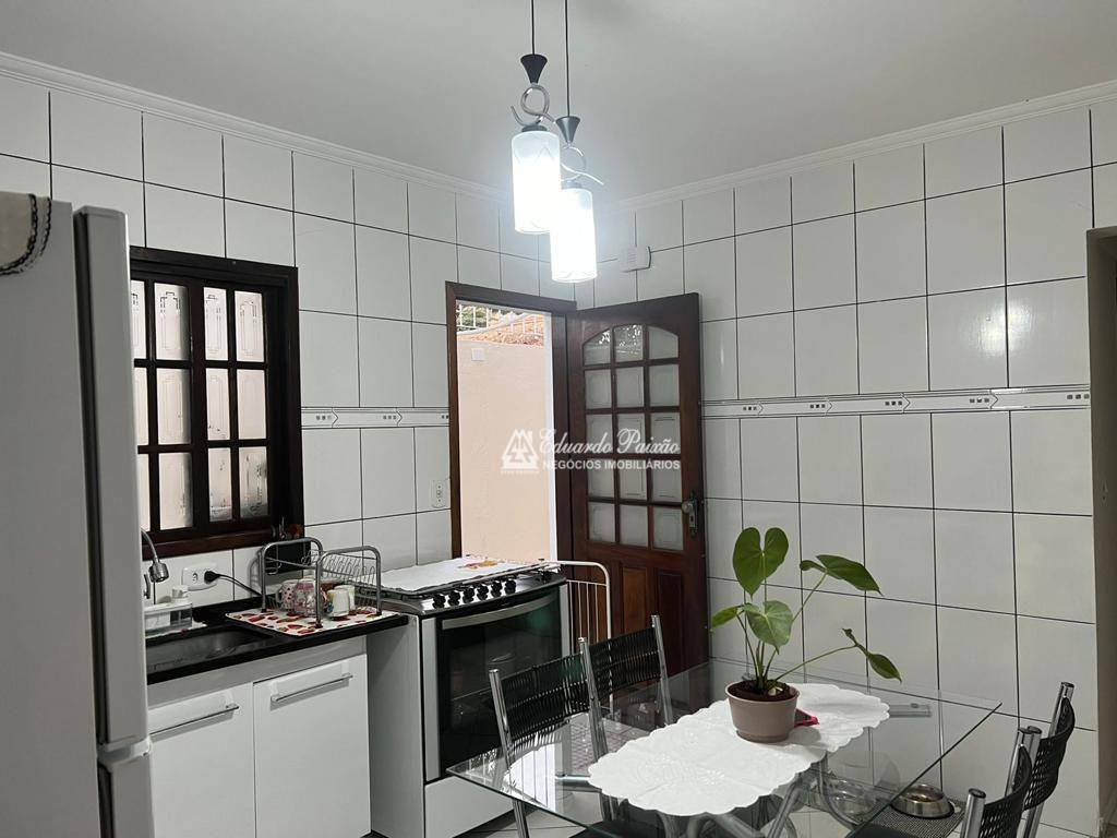 Sobrado à venda com 3 quartos, 180m² - Foto 4