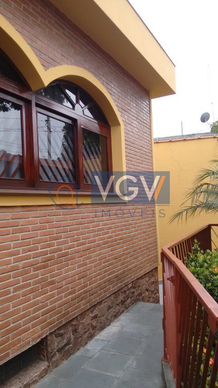 Casa à venda com 3 quartos, 241m² - Foto 2