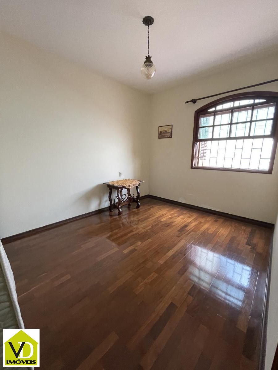 Casa à venda com 3 quartos, 200m² - Foto 11