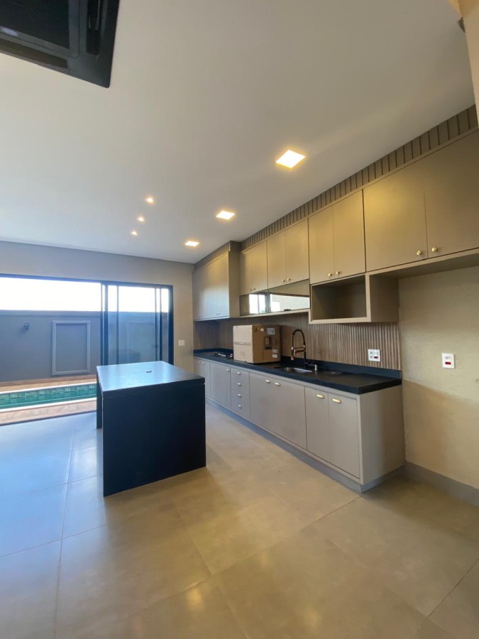 Casa de Condomínio à venda com 4 quartos, 180m² - Foto 1