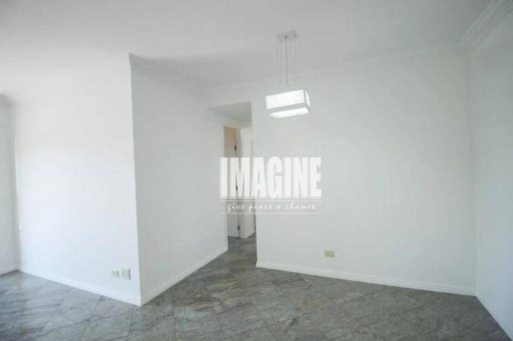 Apartamento à venda com 3 quartos, 95m² - Foto 4