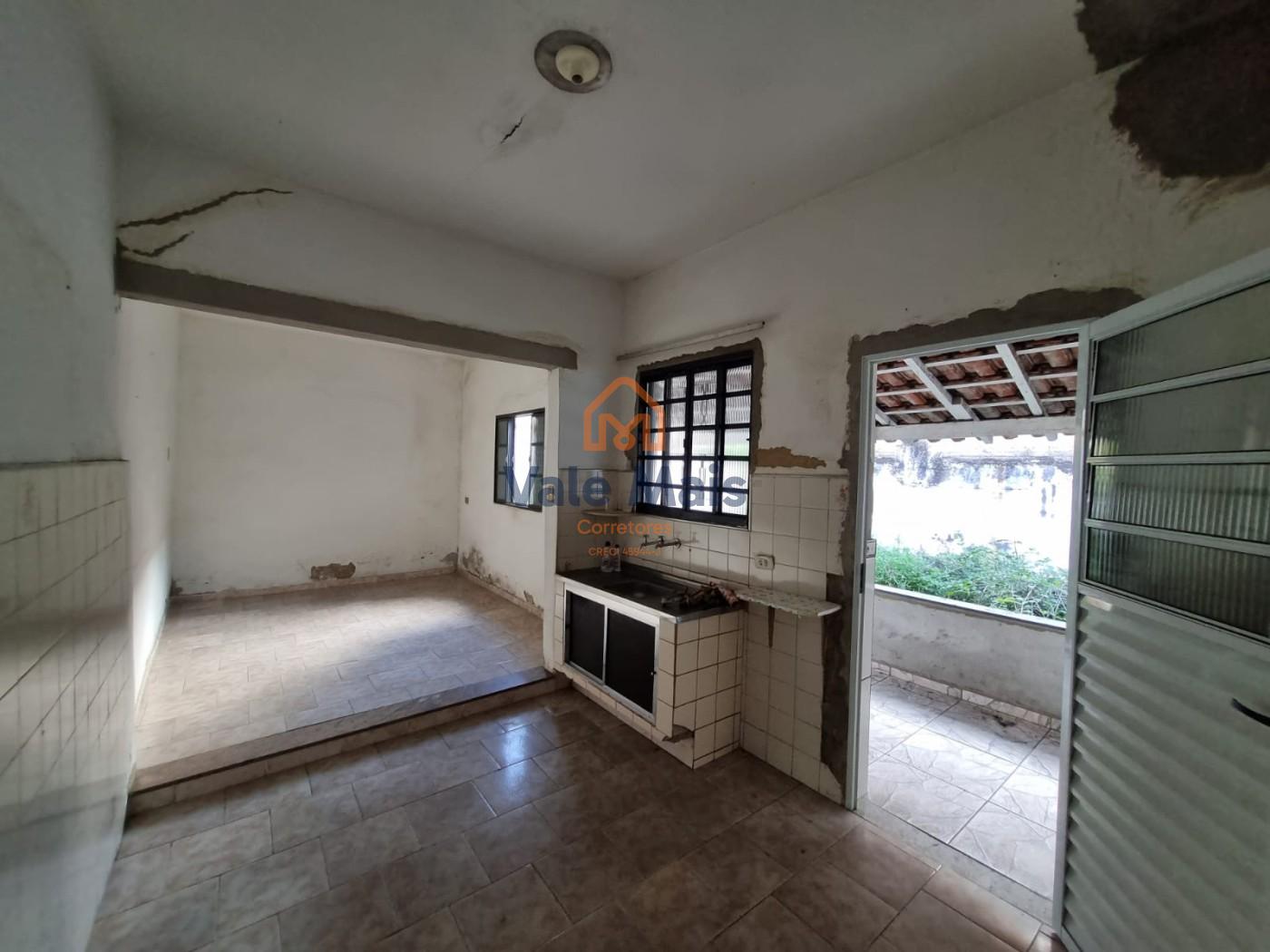 Casa à venda com 2 quartos, 156m² - Foto 2