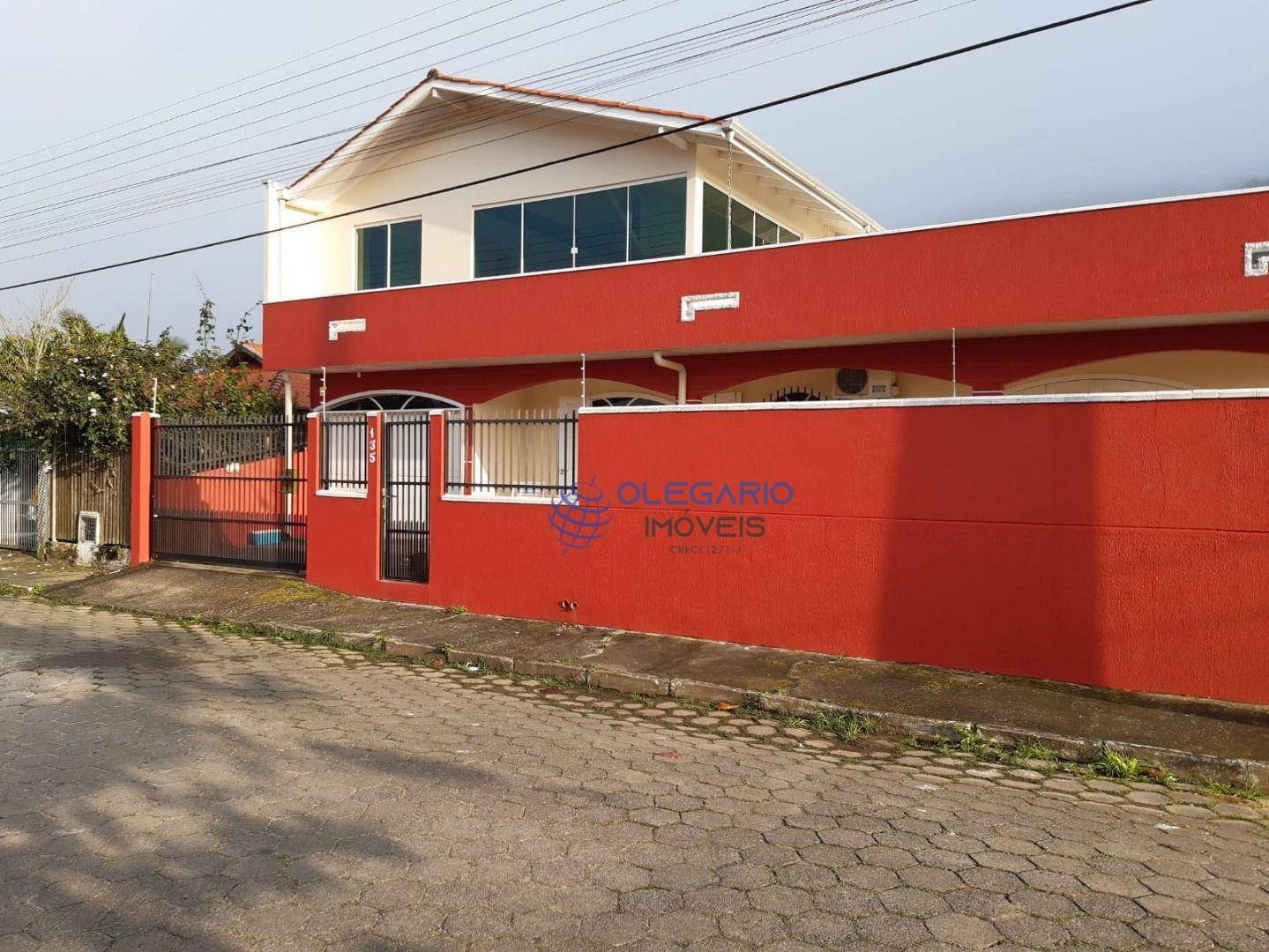 Sobrado à venda com 3 quartos, 214m² - Foto 1