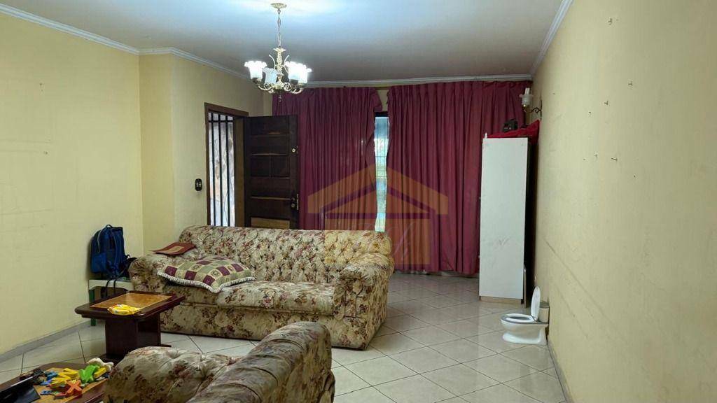 Sobrado à venda e aluguel com 3 quartos, 178m² - Foto 1