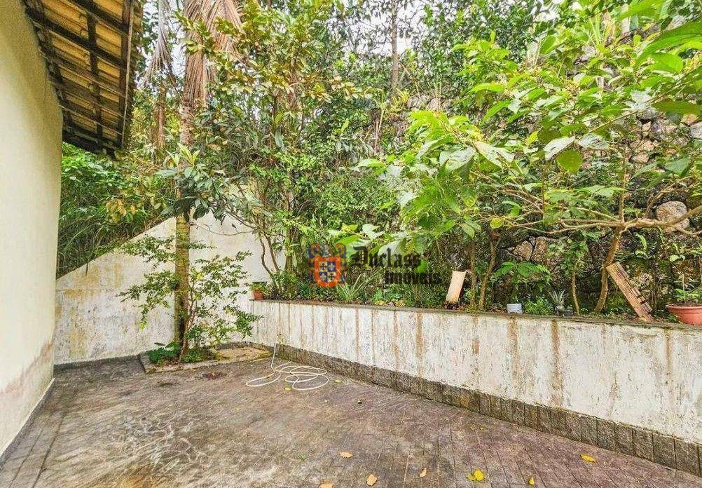 Casa de Condomínio à venda com 5 quartos, 300m² - Foto 8