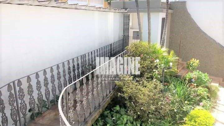 Casa à venda com 4 quartos, 228m² - Foto 11