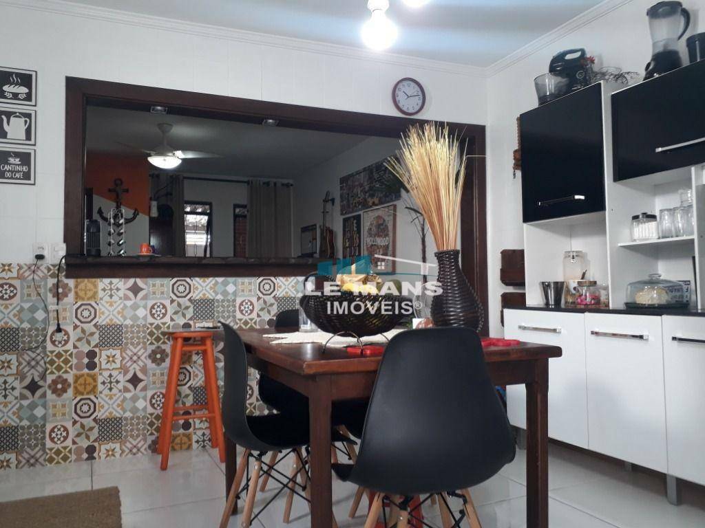 Casa à venda com 2 quartos, 69m² - Foto 20