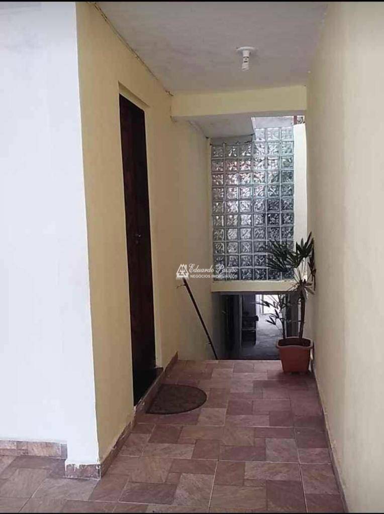 Sobrado à venda com 6 quartos, 200m² - Foto 13