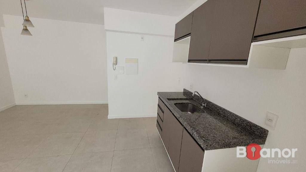 Apartamento para alugar com 3 quartos, 75m² - Foto 7