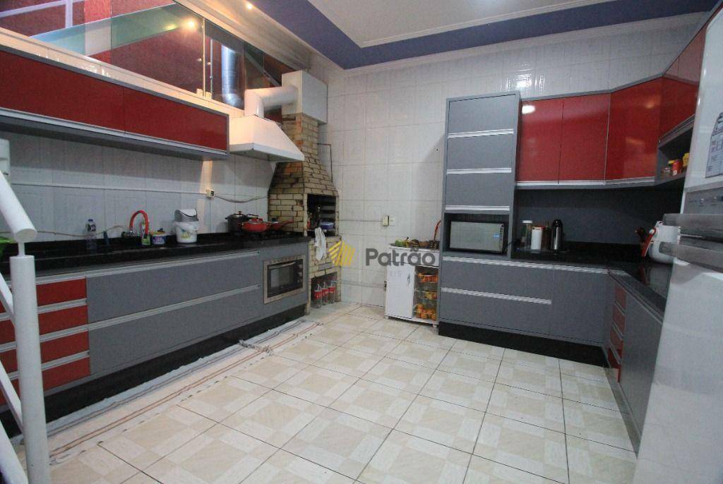 Sobrado à venda com 3 quartos, 211m² - Foto 7