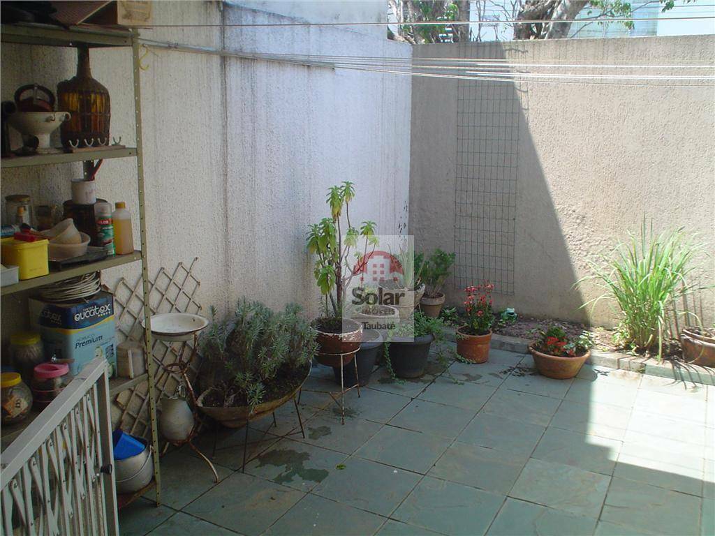 Casa à venda com 3 quartos, 300m² - Foto 2